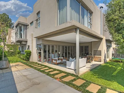 4 Bedroom Townhouse For Sale in Sandton - BuOk.webp