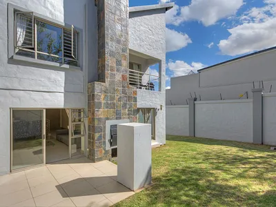 3 Bedroom Townhouse For Sale in Sandton - sikI.webp