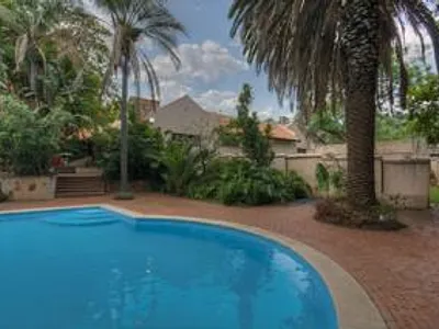 4 Bedroom House For Sale in Sandton - rcxW.webp