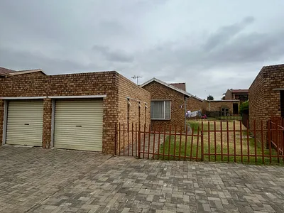 2 Bedroom Townhouse For Sale in Kempton Park - HCiR.webp