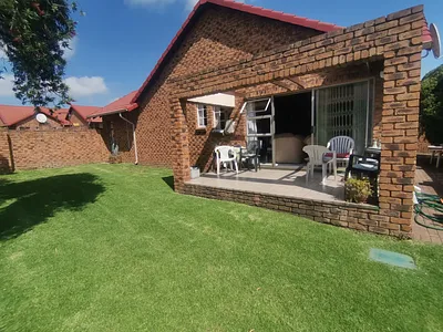3 Bedroom Townhouse For Sale in Alberton - img