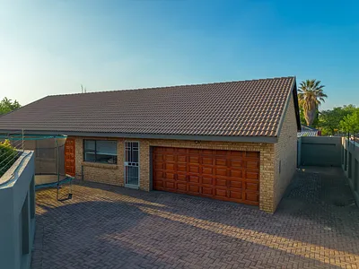 3 Bedroom Townhouse For Sale in Alberton - img