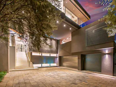 5 Bedroom House For Sale in Bedfordview - ynFM.webp