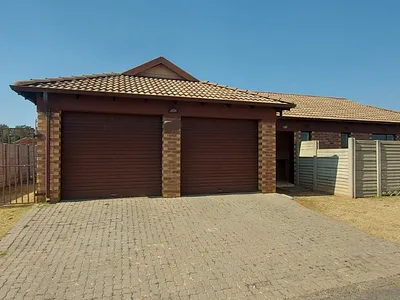 3 Bedroom House For Sale in Clayville, Midrand - L6yX.webp