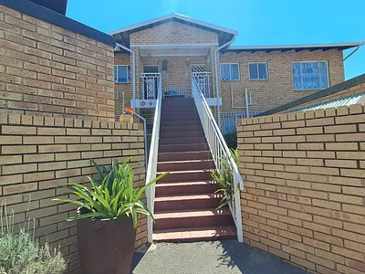 3 Bedroom Townhouse For Sale in Kempton Park - Z73f.webp