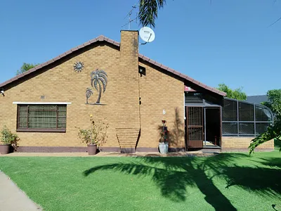 4 Bedroom House For Sale in Kempton Park - OvAo.webp
