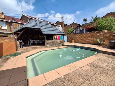 2 Bedroom House For Sale in Kempton Park - DK3T.webp