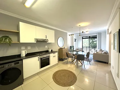 2 Bedroom Apartment For Sale in Umhlanga - JlrT.webp