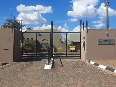 4 Bedroom House For Sale in Kempton Park - img