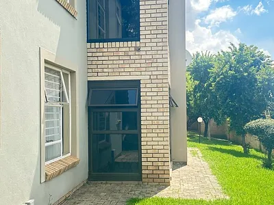 3 Bedroom Apartment To Rent in Kempton Park - 7Ha1.webp