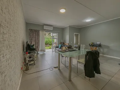 2 Bedroom Apartment For Sale in Ballito - xvDr.webp