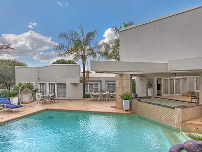 4 Bedroom House For Sale in Sandton - 4ewU.webp
