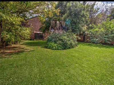2 Bedroom Apartment For Sale in Kempton Park - xoAu.webp