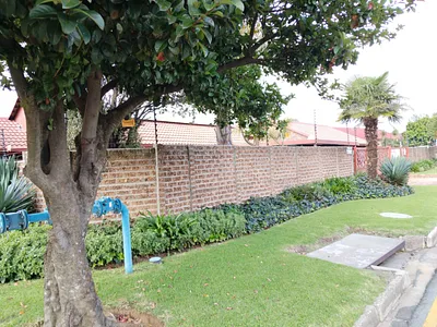 3 Bedroom Townhouse For Sale in Kempton Park - ZwBz.webp