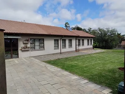 3 Bedroom House For Sale in Kempton Park - qoeb.webp