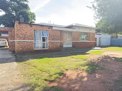 2 Bedroom House For Sale in Kempton Park - wLfT.webp