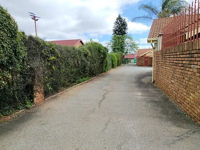 3 Bedroom Townhouse For Sale in Kempton Park - yzMQ.webp