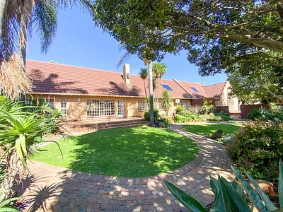 4 Bedroom House For Sale in Kempton Park - TSCY.webp