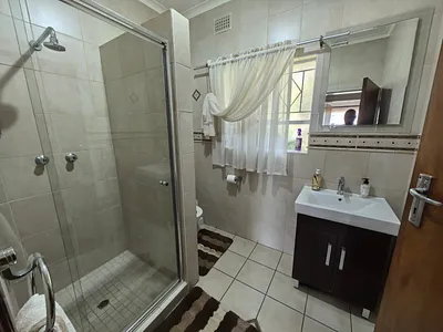 7 Bedroom House For Sale in Kempton Park - VYbM.webp