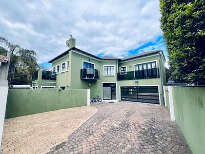 5 Bedroom Townhouse For Sale in Kempton Park - 5Jx5.webp