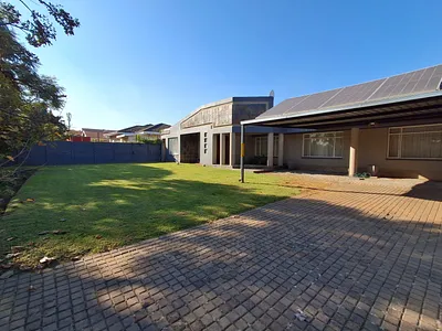 3 Bedroom House For Sale in Kempton Park - fJXf.webp