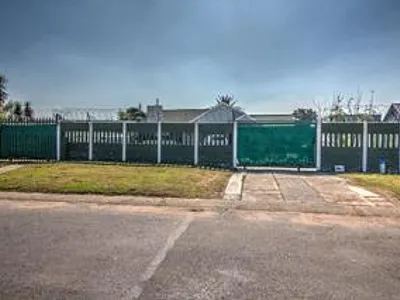 3 Bedroom House For Sale in Kempton Park - Jlo2.webp