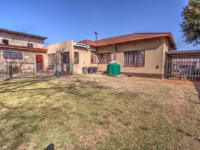 4 Bedroom House For Sale in Kempton Park - Zi9B.webp