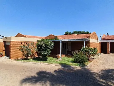 2 Bedroom Townhouse For Sale in Boksburg - rIMk.webp
