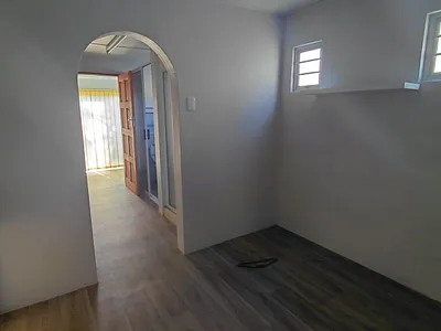 1 Bedroom Apartment To Rent in East London - img