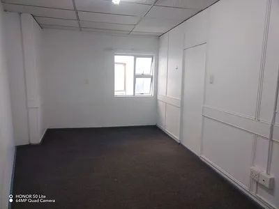 Room To Rent in East London - hrTV.webp