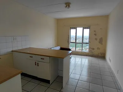 2 Bedroom Apartment To Rent in East London - hace.webp