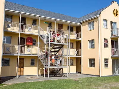 2 Bedroom Apartment To Rent in East London - img