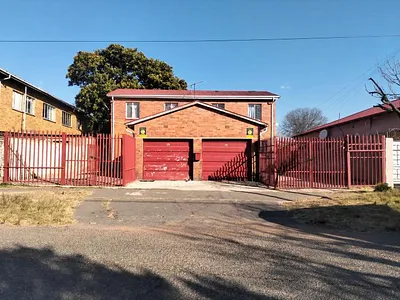 2 Bedroom House For Sale in Johannesburg - 8mIE.webp