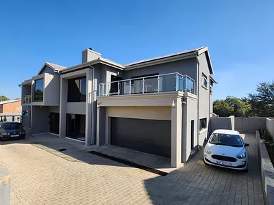 5 Bedroom House For Sale in Centurion - BPc7.webp