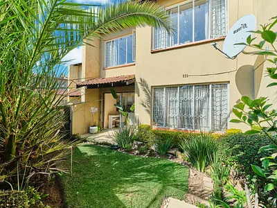 3 Bedroom Townhouse For Sale in Johannesburg - 2vk8.webp