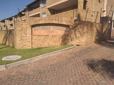 2 Bedroom Townhouse For Sale in Randburg - 3txO.webp