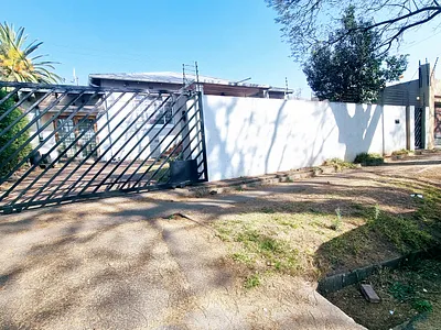 3 Bedroom House For Sale in Johannesburg - 3qQS.webp