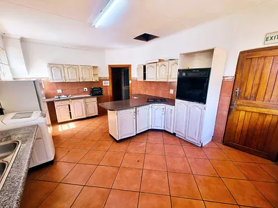 10 Bedroom House For Sale in Johannesburg - 7kJJ.webp