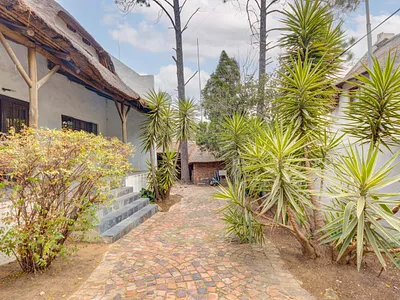 3 Bedroom House For Sale in Sandton - jfvc.webp