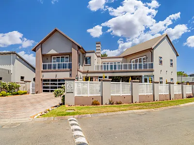 4 Bedroom House For Sale in Edenvale - kXTX.webp