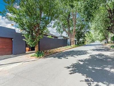 2 Bedroom House For Sale in Johannesburg - 42BE.webp