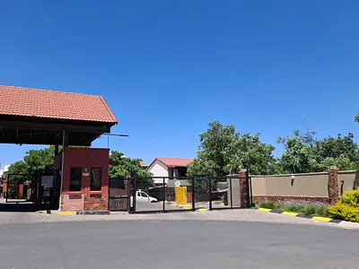 2 Bedroom Apartment For Sale in Midrand - RVAw.webp