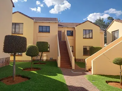 3 Bedroom Apartment For Sale in Johannesburg - x2gE.webp
