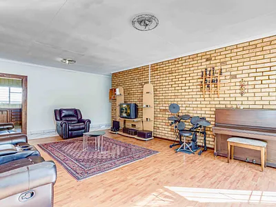 4 Bedroom House For Sale in Sandton - O5pa.webp