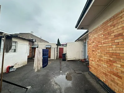 4 Bedroom House For Sale in Johannesburg - FtUE.webp
