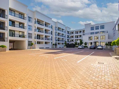 2 Bedroom Apartment For Sale in Sandton - 91Cu.webp
