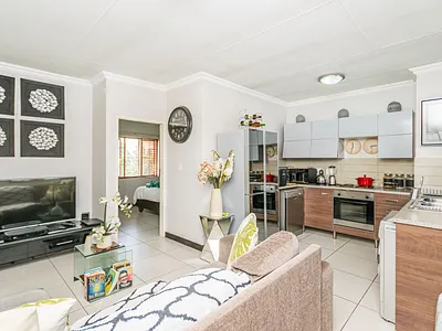 1 Bedroom Apartment For Sale in Midrand - fsQ6.webp