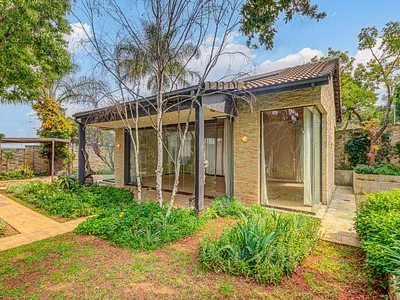 3 Bedroom House For Sale in Sandton - hrXp.webp