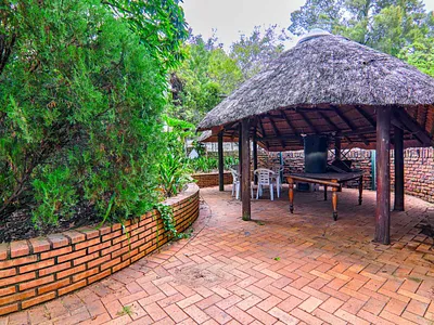 3 Bedroom House For Sale in Randburg - gfC7.webp