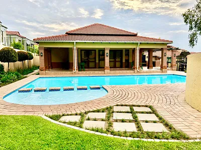 3 Bedroom Townhouse To Rent in Sandton - KWCf.webp